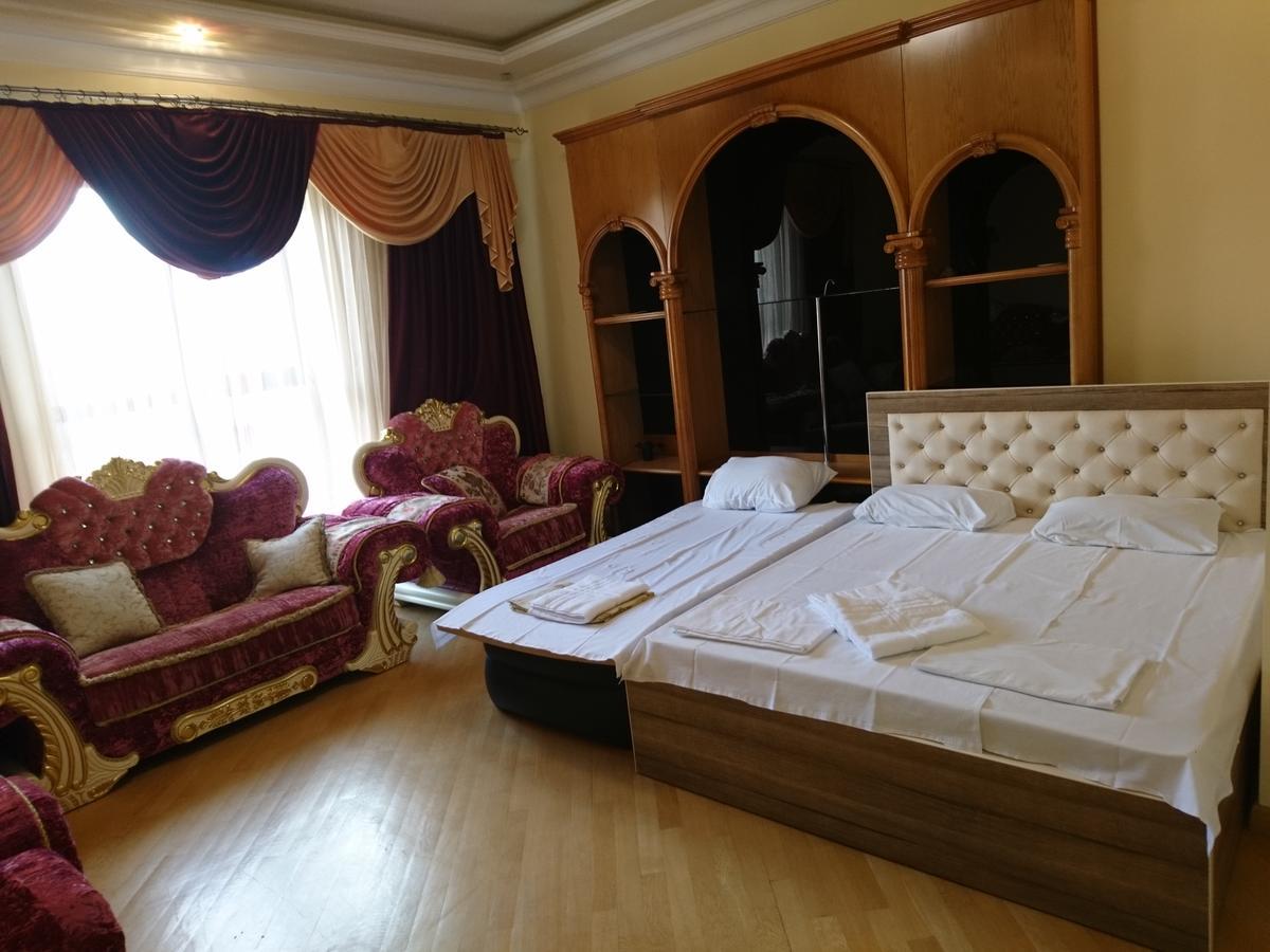 Vip Apartment Next To Republic Square Ереван Екстериор снимка